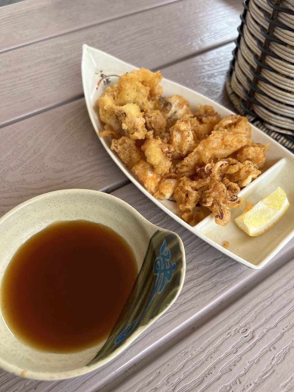 Japanese menu page with lunch entrées and sides.